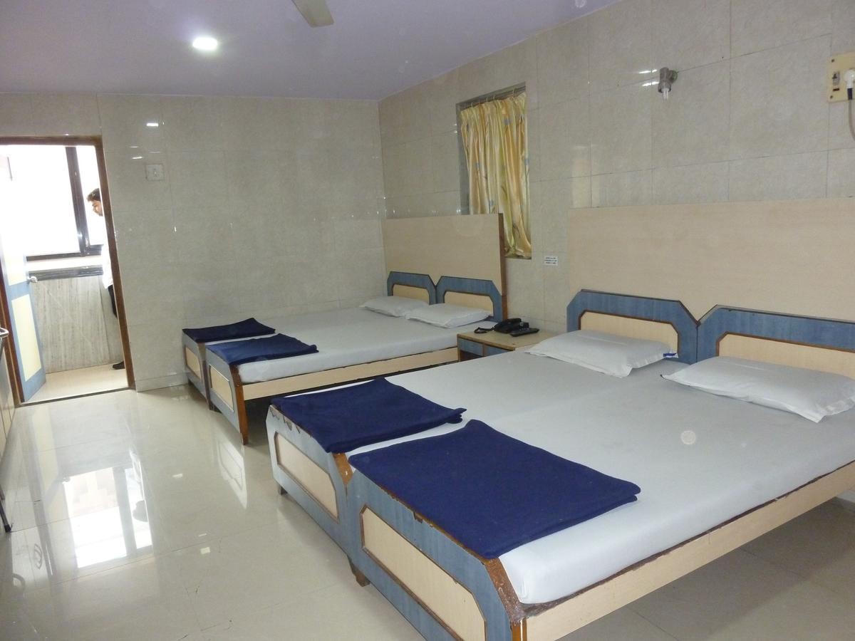 Hotel Stars Mumbai Quarto foto