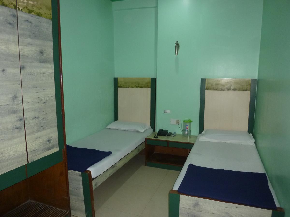 Hotel Stars Mumbai Quarto foto