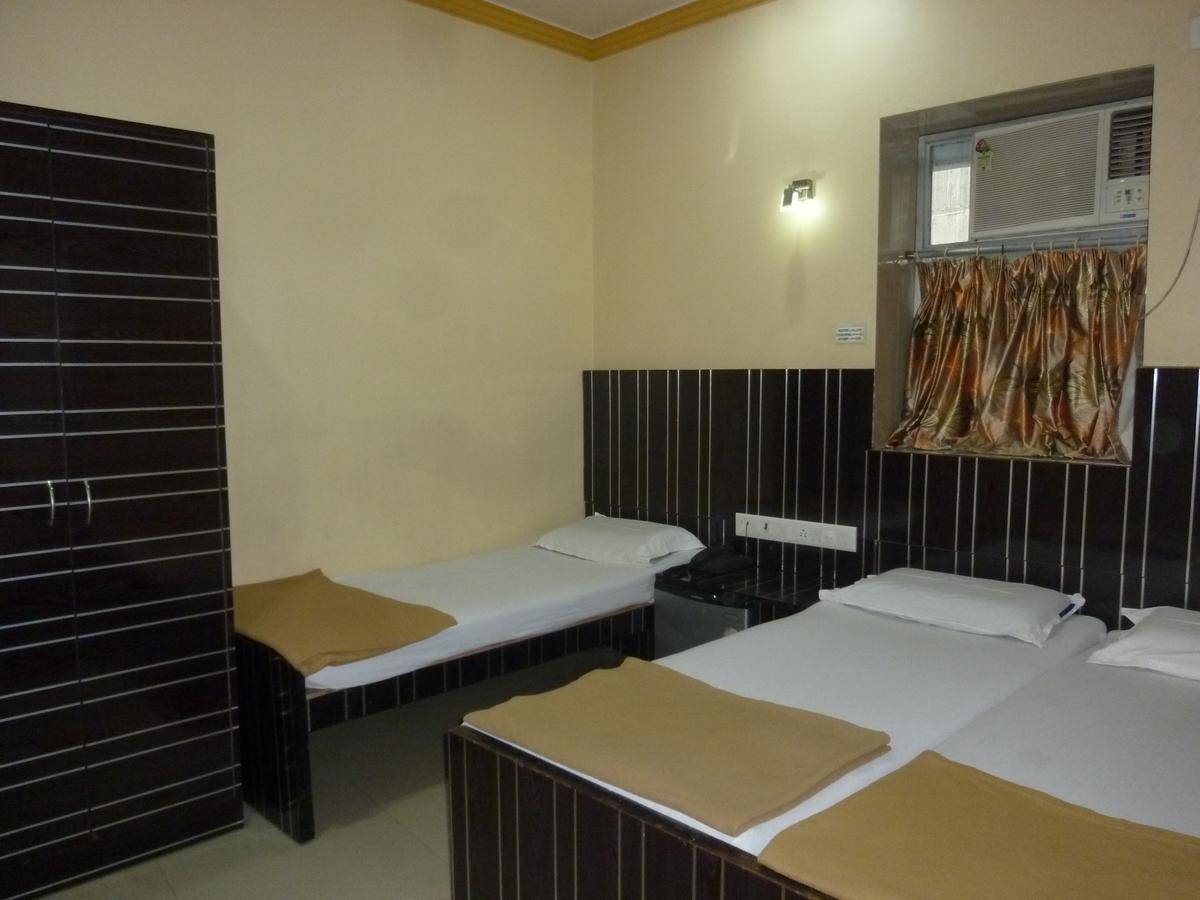 Hotel Stars Mumbai Quarto foto