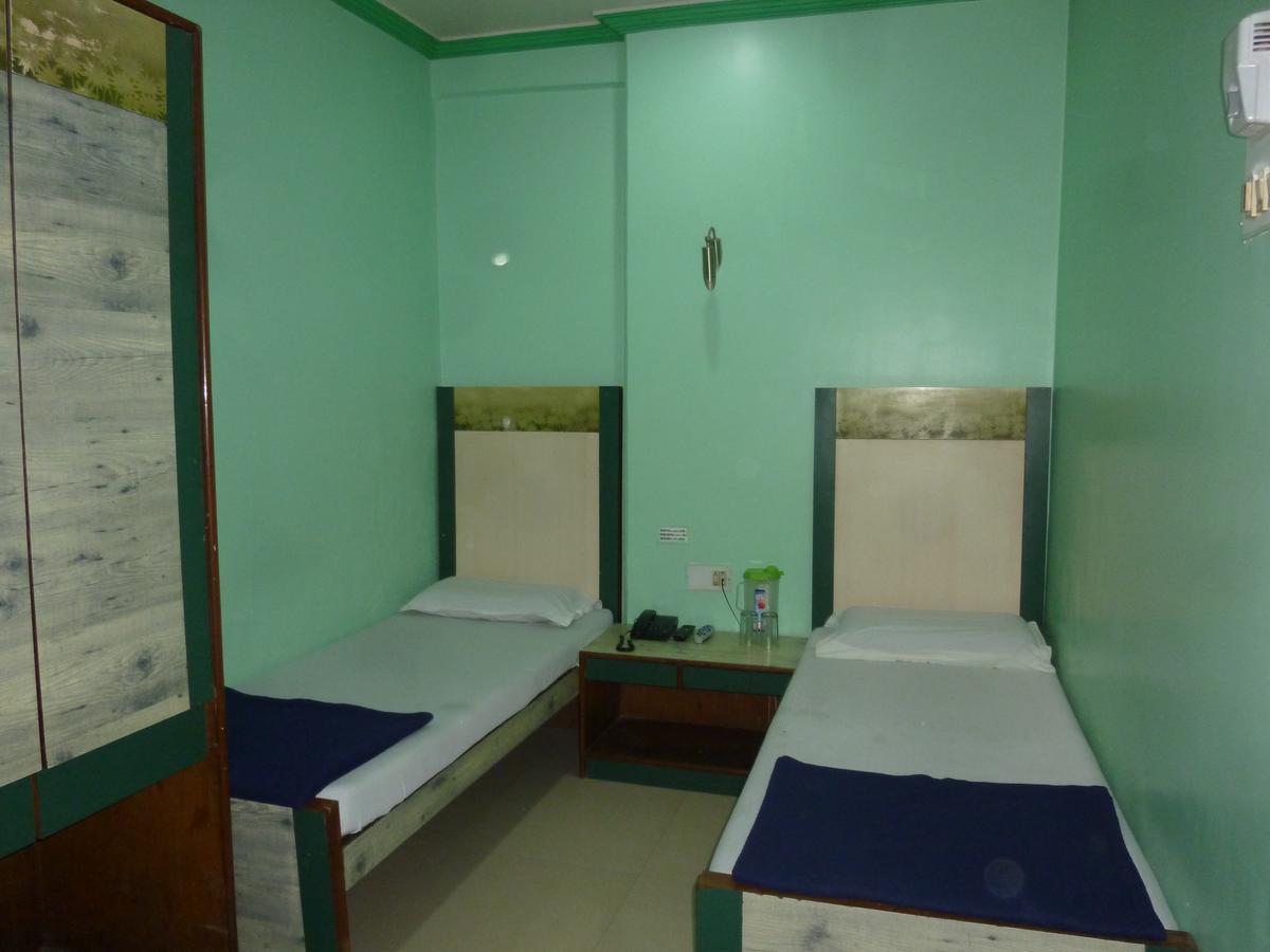 Hotel Stars Mumbai Quarto foto