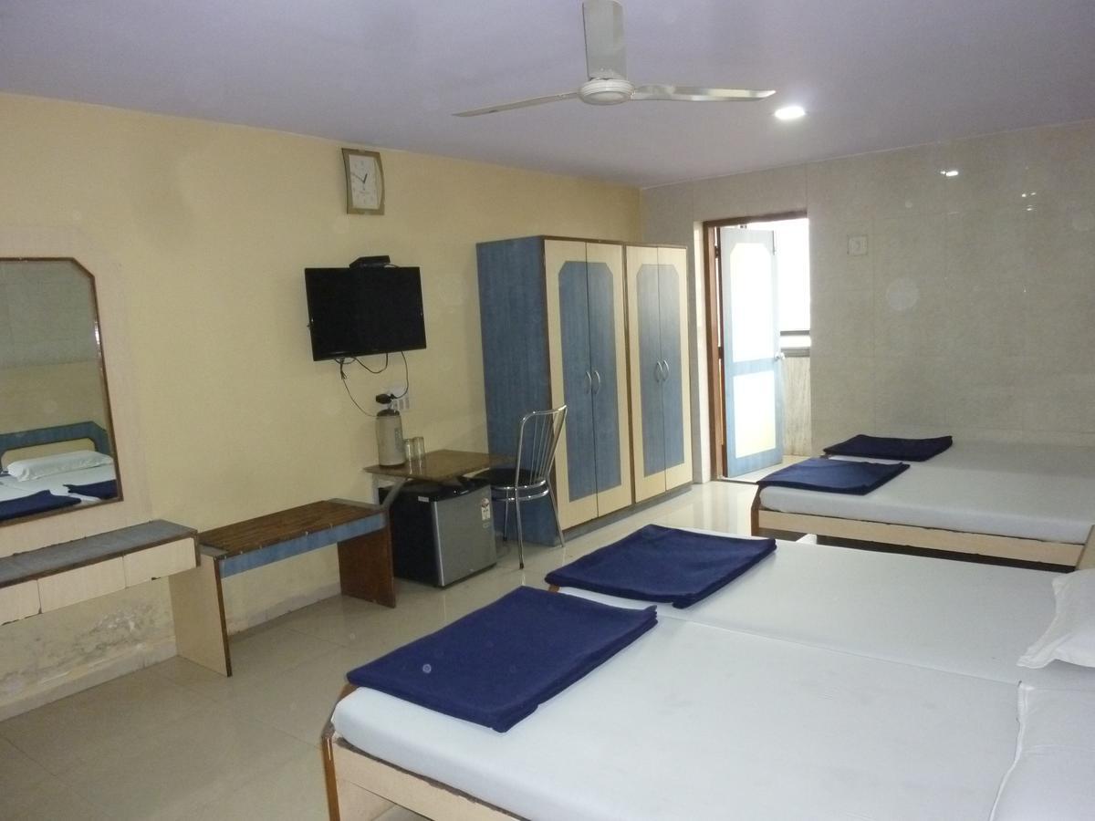 Hotel Stars Mumbai Quarto foto